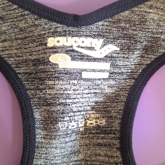 🍍NWOT Saucony Sports Bra🍍 - Picture 3 of 3